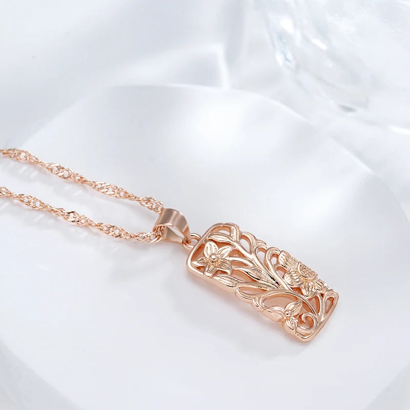 Hollow Flower Necklace